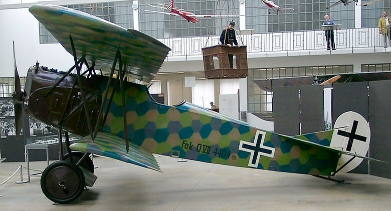 This image has an empty alt attribute; its file name is Fokker_D_VII.jpg